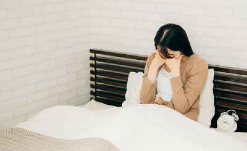 不眠に悩む女性
